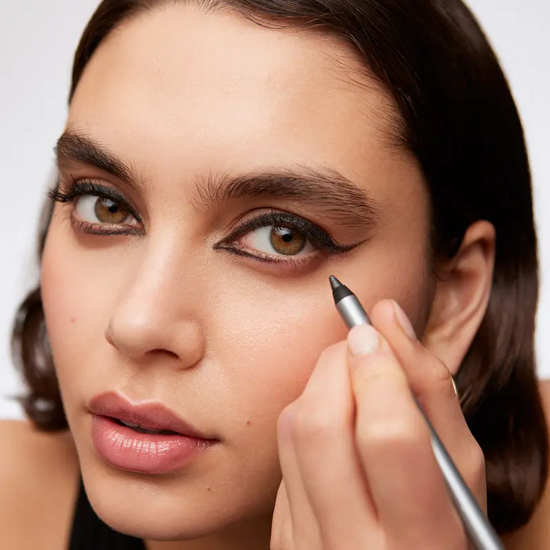 👁️ Waterproof Longwear Eyeliner – All-Day Perfect Lines ✨